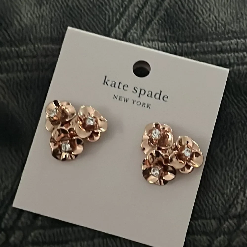 NWT Kate Spade flower cluster studs rosegold earrings F1